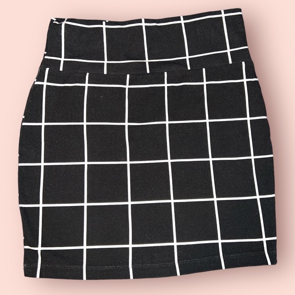 Charlotte Russe | Windowpane Spandex Bodycon Pencil Skirt | Size Medium - Picture 2 of 10